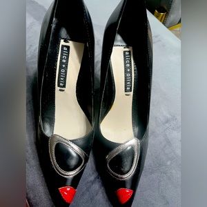 Alice and Olivia 38.5/81/2 . It m is in great condition